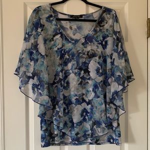 Blue floral short sleeved double layer blouse